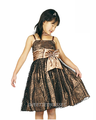 Classy short floral patterned girl dress